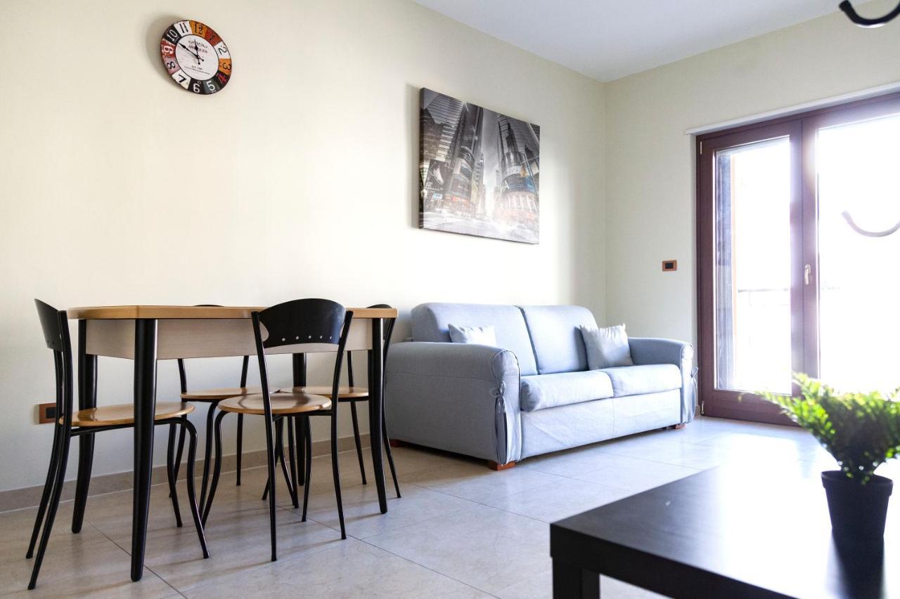Calefati Holiday Apartment Bari Bagian luar foto