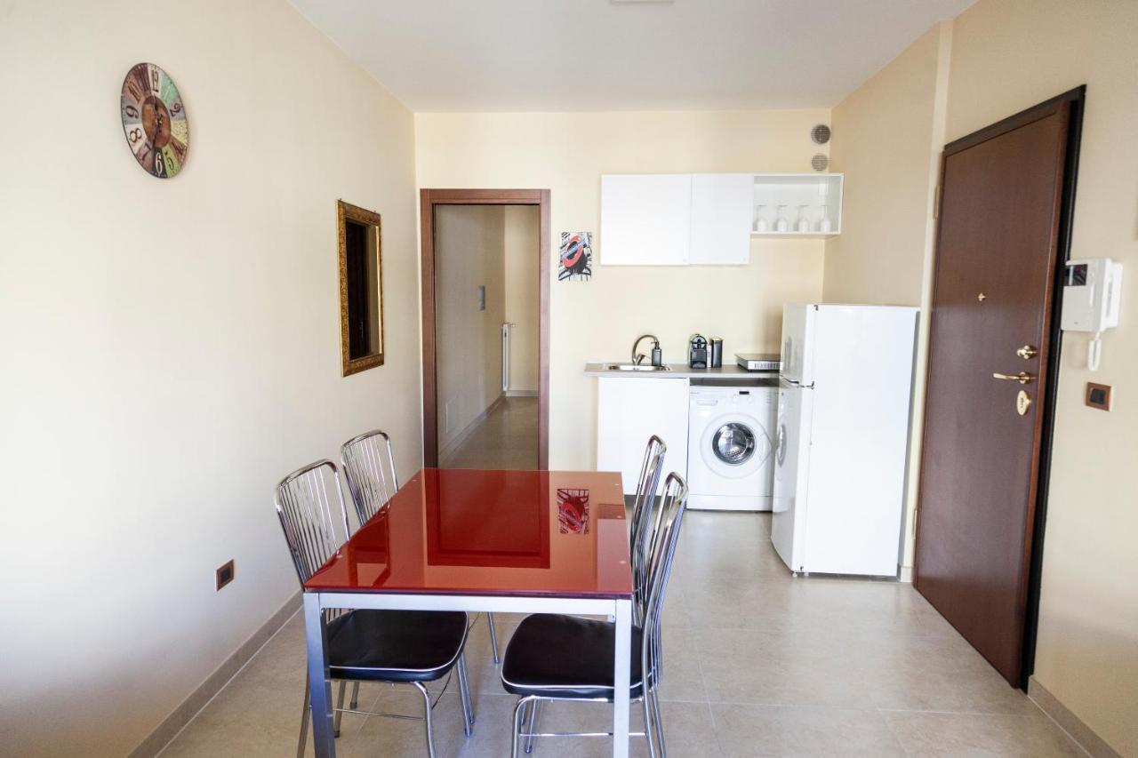 Calefati Holiday Apartment Bari Bagian luar foto
