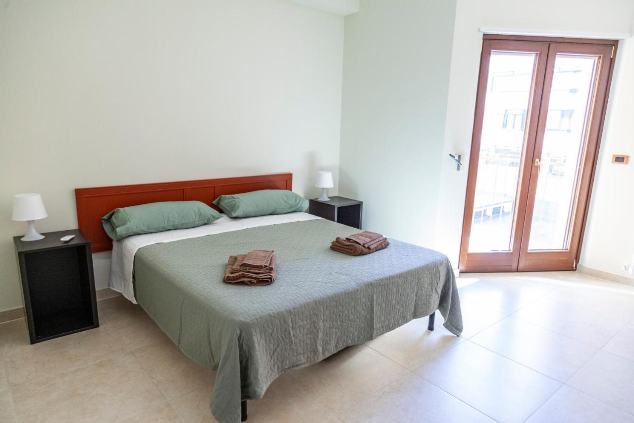 Calefati Holiday Apartment Bari Bagian luar foto