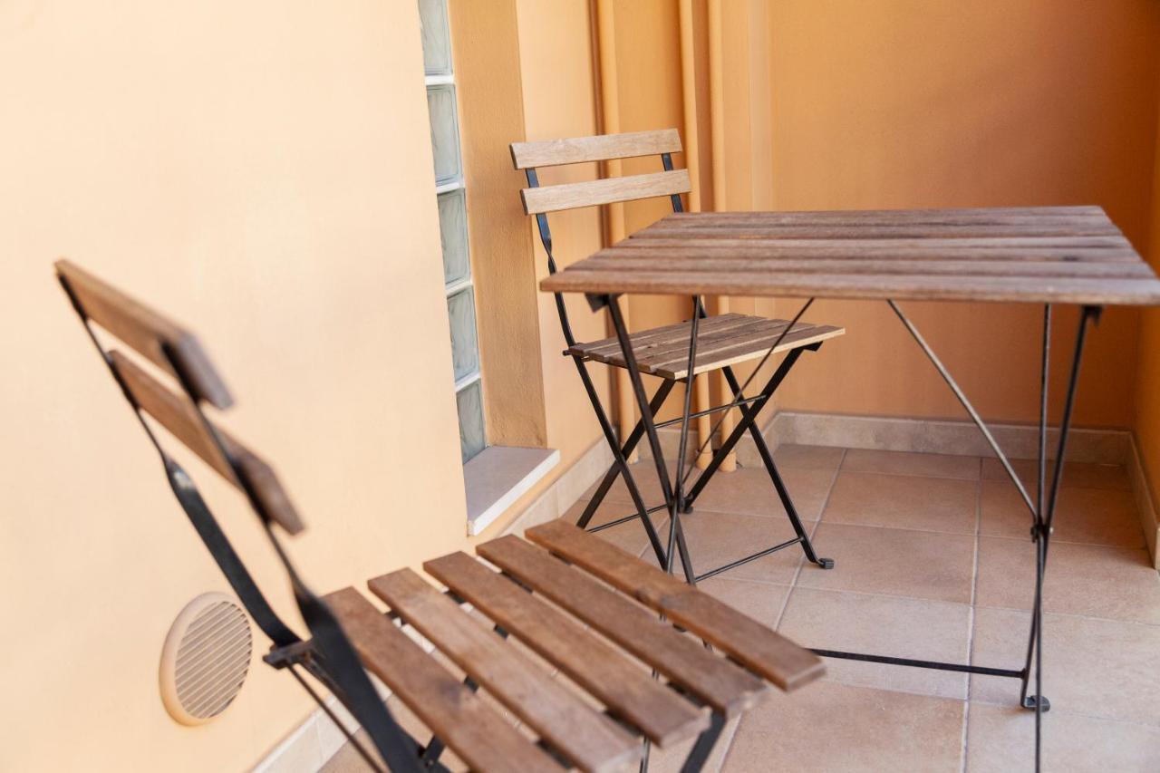 Calefati Holiday Apartment Bari Bagian luar foto